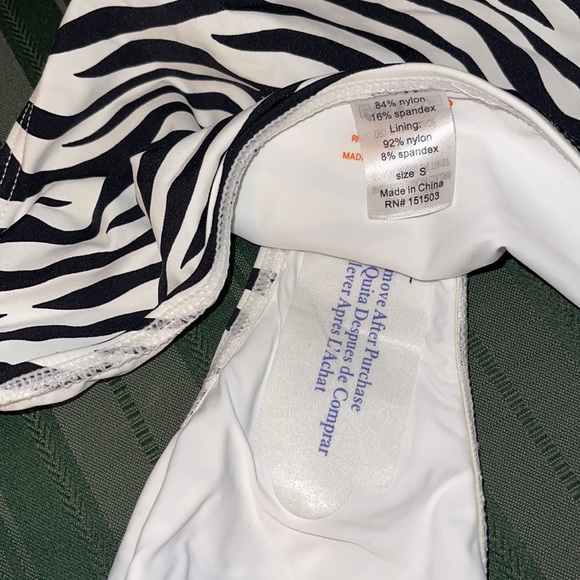 Aqua Solaire one Piece Swimsuit - Picture 6 of 6